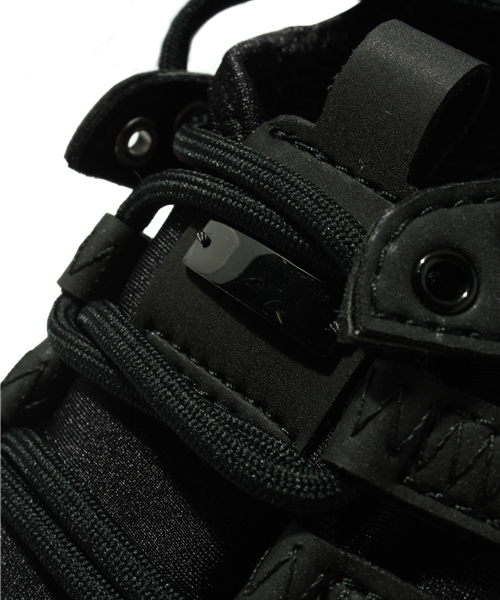 MIDWEST(ミッドウエスト)の「adidas slvr ローカットスニーカー(スニーカー・メンズ・ブラック・MEDIUM/LARGE)」の7枚目の写真