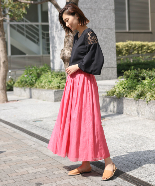 laboratory work（ラボラトリーワーク）の「パネルレースフレアスリーブVネックプルオーバー（Tシャツ/カットソー・レディース・オフホワイト/ブラック/イエロー系その他・MEDIUM）」の7枚目の写真