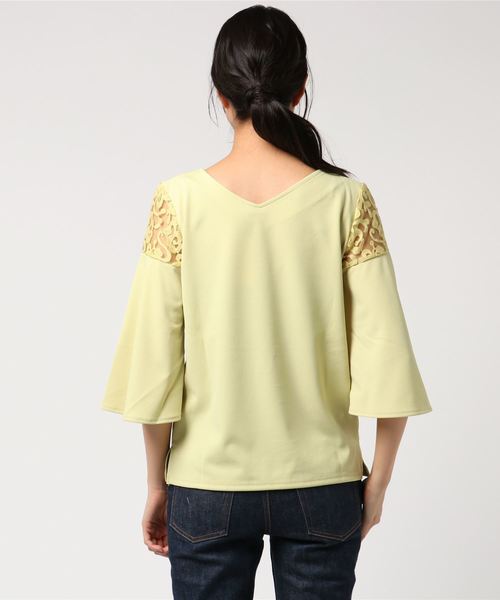 laboratory work（ラボラトリーワーク）の「パネルレースフレアスリーブVネックプルオーバー（Tシャツ/カットソー・レディース・オフホワイト/ブラック/イエロー系その他・MEDIUM）」の4枚目の写真