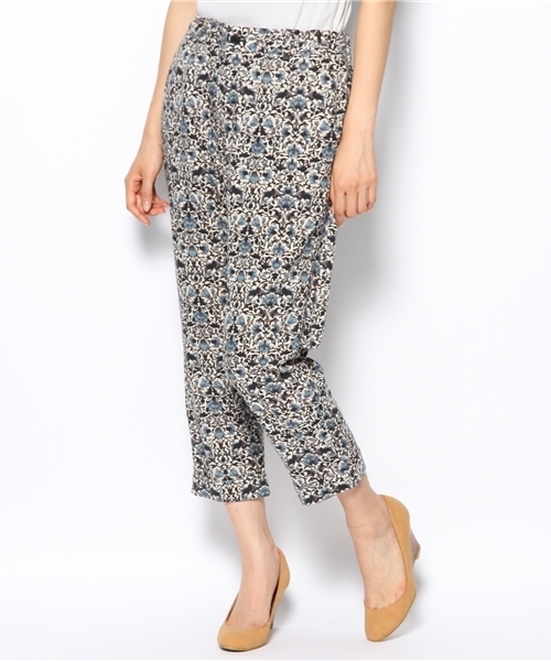 PUAL CE CIN（ピュアルセシン）の「花　プリントパンツ（その他パンツ・レディース・マスタード/ブラウン/ネイビー・FREE）」の2枚目の写真