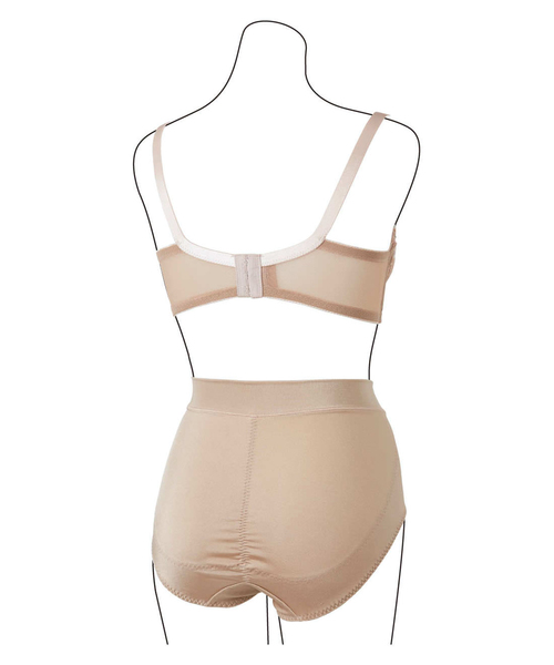 flufeel（フラフィール）の「バスト＆ヒップをグイッとアップ！ボディーライン格上げ　プルアップブラ＆ショーツ（ブラ&ショーツ・レディース・ベージュ/ライトブラウン/ピンク系その他・16）」の9枚目の写真