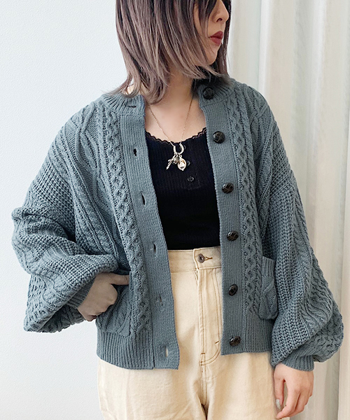 apres jour（アプレジュール）の「ケーブルクルーカーディガン【ZOZOTOWN限定アイテム】（カーディガン/ボレロ・レディース・ブルー/モカ/ラベンダー/スモークピンク/ライトベージュ・フリー）」の8枚目の写真