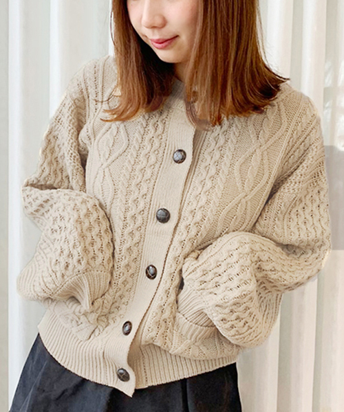 apres jour（アプレジュール）の「ケーブルクルーカーディガン【ZOZOTOWN限定アイテム】（カーディガン/ボレロ・レディース・ブルー/モカ/ラベンダー/スモークピンク/ライトベージュ・フリー）」の12枚目の写真