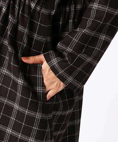 COMME CA ISM(コムサイズム)の「チェック柄 フーデット シャツワンピース(シャツワンピース・レディース・ダークブラウン/ベージュ・MEDIUM/LARGE)」の8枚目の写真