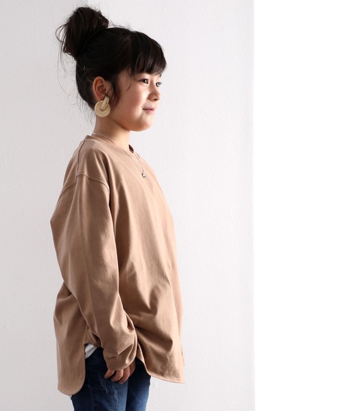 classicalelf(クラシカルエルフ)の「キッズ サイドスリット入りビッグシルエットロングTシャツ(長袖)(Tシャツ/カットソー・キッズ・ホワイト/ブラック/ベージュ/モカ/ブラウン系その他/グリーン系その他・130/140/150)」の12枚目の写真