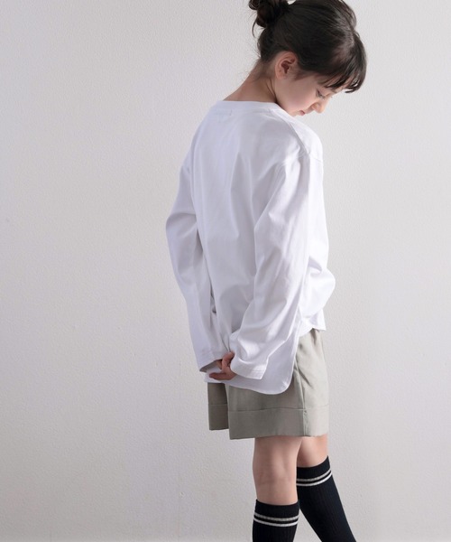 classicalelf(クラシカルエルフ)の「キッズ サイドスリット入りビッグシルエットロングTシャツ(長袖)(Tシャツ/カットソー・キッズ・ホワイト/ブラック/ベージュ/モカ/ブラウン系その他/グリーン系その他・130/140/150)」の21枚目の写真