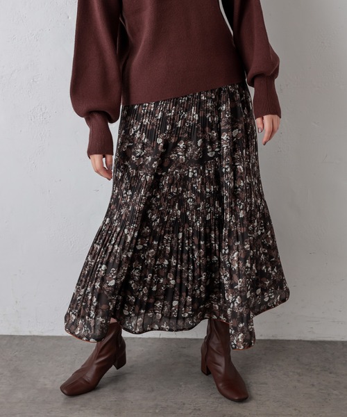 natural couture（ナチュラルクチュール）の「アシメティアードプリーツスカート（スカート・レディース・ブラック系その他/ベージュ系その他/ブルー系その他・FREE）」の2枚目の写真