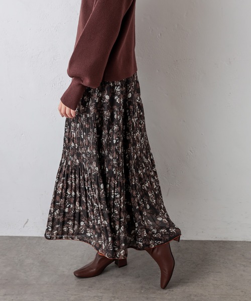 natural couture（ナチュラルクチュール）の「アシメティアードプリーツスカート（スカート・レディース・ブラック系その他/ベージュ系その他/ブルー系その他・FREE）」の5枚目の写真