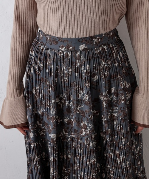 natural couture（ナチュラルクチュール）の「アシメティアードプリーツスカート（スカート・レディース・ブラック系その他/ベージュ系その他/ブルー系その他・FREE）」の20枚目の写真