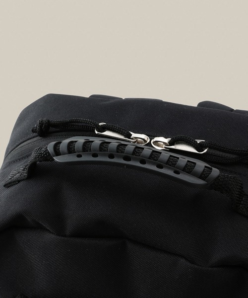 ADAM ET ROPE'(アダムエロペ)の「【ROUTINE】バックパック(バックパック/リュック・メンズ・ブラック・FREE)」の4枚目の写真