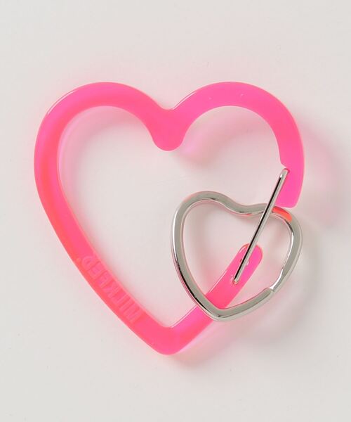 MILKFED.（ミルクフェド）の「NEO NEON HEART CARABINER（キーホルダー・レディース・オレンジ/ピンク/イエロー・ONE SIZE）」の9枚目の写真