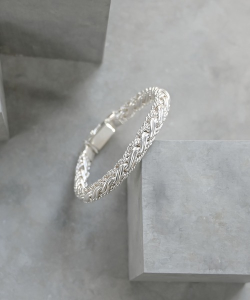 Editors Draw（エディターズドロー）の「BRASS ブレイド ブレスレット（ブレスレット・レディース・シルバー/ゴールド・SMALL/MEDIUM）」の9枚目の写真