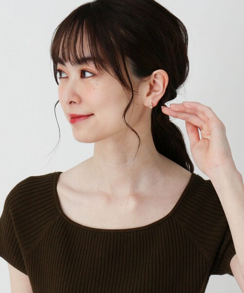 COCOSHNIK(ココシュニック)の「K10パール イヤーカフピアス(片耳用)(ピアス(両耳用)・レディース・シルバー系・00)」の5枚目の写真