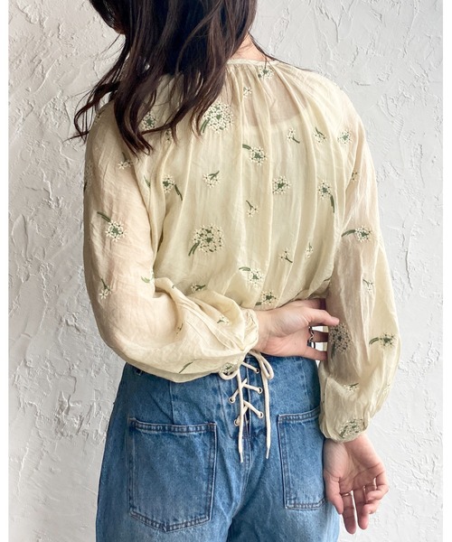 She's Closet（シーズクローゼット）の「花柄刺繍シアーブラウス（シャツ/ブラウス・レディース・ライトベージュ・FREE）」の5枚目の写真