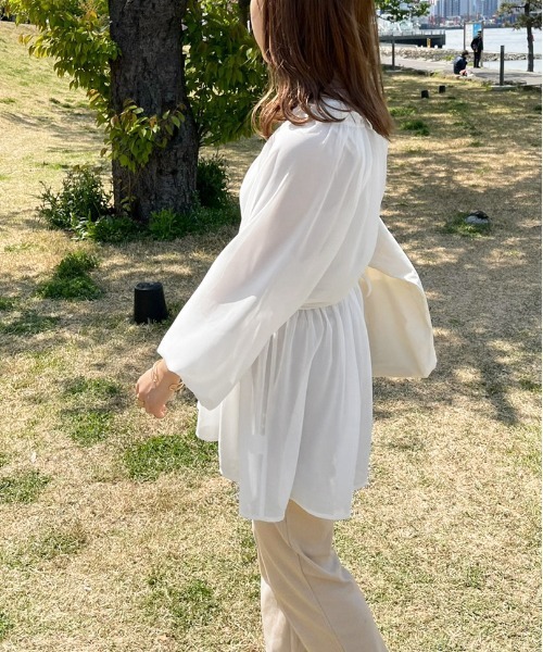 apres jour clair（アプレジュールクレア）の「【apres jour clair】clairカジュアルスタイル３点SET【ZOZOTOWN限定アイテム】（シャツ/ブラウス・レディース・モカ/アイボリー/オフホワイト・X-LARGE/フリー）」の6枚目の写真