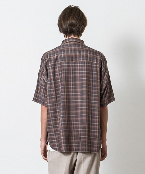 SLICK（スリック）の「レーヨンヴィンテージチェックドロップショルダーシャツ（シャツ/ブラウス・メンズ・ベージュ/ブラウン・1/2/3）」の5枚目の写真
