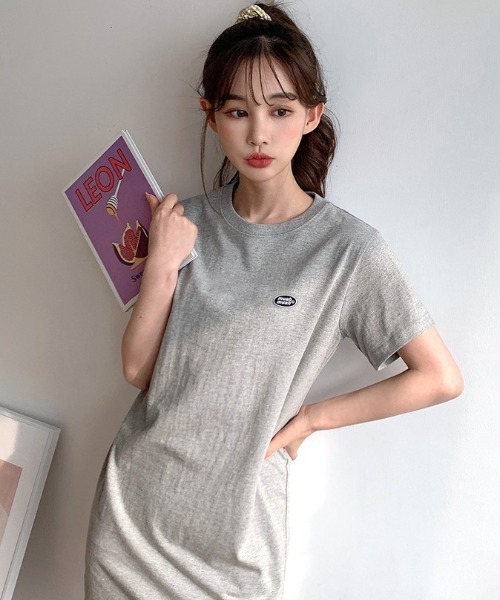 muahmuah(ムーアムーア)の「『muah muah/ムーアムーア』SIGNATURE WAPPEN MINI ONE-PIECE/ワッペン ミニ丈ワンピース(ワンピース・レディース・アイボリー/グレー/ブラック/ホワイト/ライトブルー・FREE)」の4枚目の写真