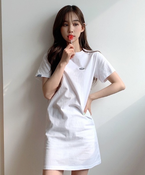 muahmuah(ムーアムーア)の「『muah muah/ムーアムーア』SIGNATURE WAPPEN MINI ONE-PIECE/ワッペン ミニ丈ワンピース(ワンピース・レディース・アイボリー/グレー/ブラック/ホワイト/ライトブルー・FREE)」の2枚目の写真