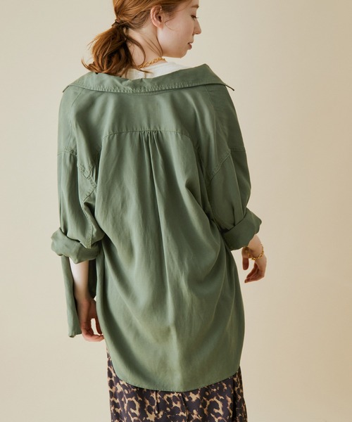 MADEMOISELLE ROPE'（マドモアゼル ロペ）の「<春まで使える>【セットアップ対応】フィブリルミリタリーシャツ（シャツ/ブラウス・レディース・スミクロ/カーキ・38）」の8枚目の写真