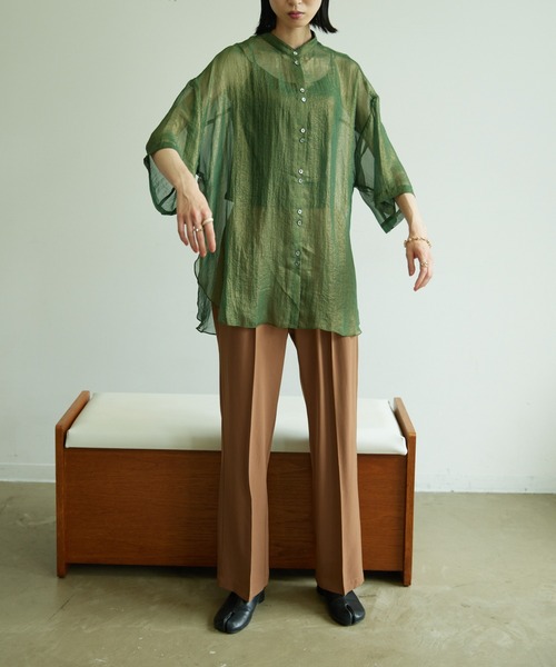 VACANCY（ヴァカンシー）の「シャイニーシアーハーフスリーブシャツ（シャツ/ブラウス・レディース・オレンジ/グリーン/グレイッシュベージュ・FREE）」の17枚目の写真