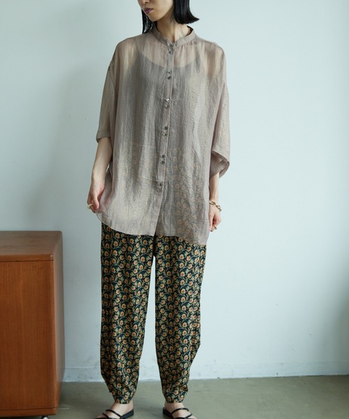 VACANCY（ヴァカンシー）の「シャイニーシアーハーフスリーブシャツ（シャツ/ブラウス・レディース・オレンジ/グリーン/グレイッシュベージュ・FREE）」の4枚目の写真