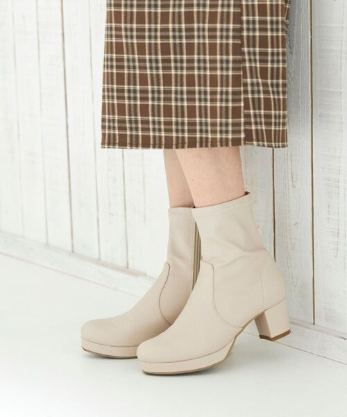 MAJESTIC LEGON（マジェスティックレゴン）の「レディヒールストレッチブーツ（ブーツ・レディース・ブラック/ブラウン/アイボリー/グレイッシュベージュ・SMALL/MEDIUM/LARGE/X-LARGE）」の2枚目の写真