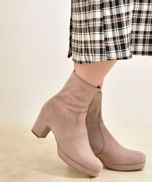 MAJESTIC LEGON（マジェスティックレゴン）の「レディヒールストレッチブーツ（ブーツ・レディース・ブラック/ブラウン/アイボリー/グレイッシュベージュ・SMALL/MEDIUM/LARGE/X-LARGE）」の17枚目の写真