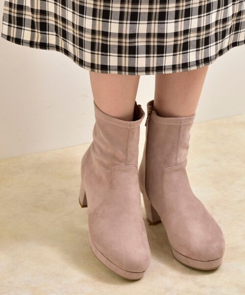 MAJESTIC LEGON（マジェスティックレゴン）の「レディヒールストレッチブーツ（ブーツ・レディース・ブラック/ブラウン/アイボリー/グレイッシュベージュ・SMALL/MEDIUM/LARGE/X-LARGE）」の19枚目の写真