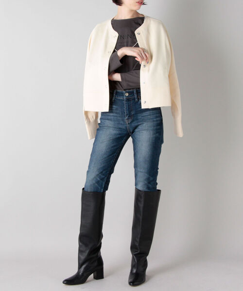 NOLLEY’S（ノーリーズ）の「リブアブルフェイスドット釦カーディガン（カーディガン/ボレロ・レディース・アイボリー/ラベンダー/ネイビー・38）」の4枚目の写真