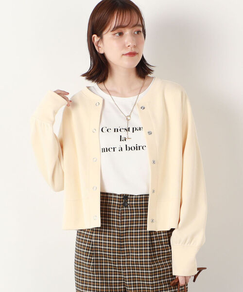 NOLLEY’S（ノーリーズ）の「リブアブルフェイスドット釦カーディガン（カーディガン/ボレロ・レディース・アイボリー/ラベンダー/ネイビー・38）」の7枚目の写真