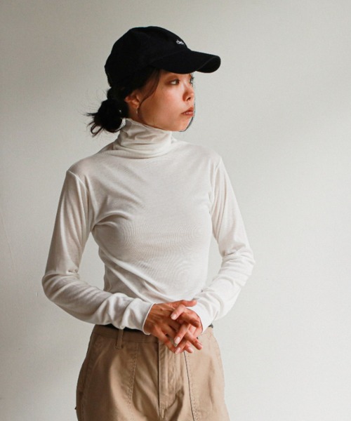 feepur（フェピュール）の「ストレッチハイネックカットソー（Tシャツ/カットソー・レディース・オフホワイト/ブラック/ブラウン/グレイッシュベージュ・MEDIUM）」の11枚目の写真