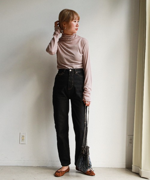 feepur（フェピュール）の「ストレッチハイネックカットソー（Tシャツ/カットソー・レディース・オフホワイト/ブラック/ブラウン/グレイッシュベージュ・MEDIUM）」の16枚目の写真