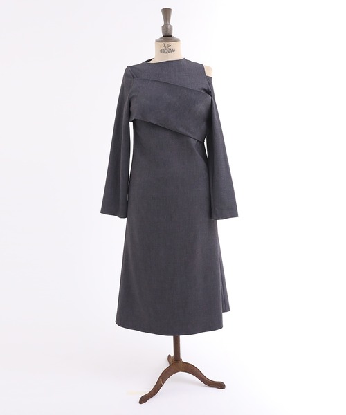 RANDEBOO(ランデブー)の「Sensual off shoulder op(ワンピース・レディース・ブラック/ベージュ/グレー・FREE)」の13枚目の写真