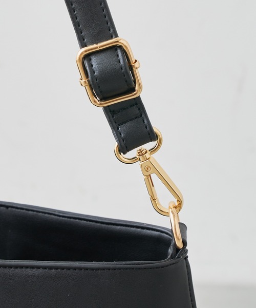 Chico(チコ)の「柄ポーチ付きスクエアトート(トートバッグ・レディース・アイボリー/ブラック/ブラウン・FREE)」の18枚目の写真