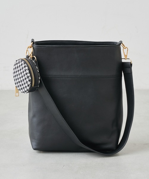 Chico(チコ)の「柄ポーチ付きスクエアトート(トートバッグ・レディース・アイボリー/ブラック/ブラウン・FREE)」の6枚目の写真