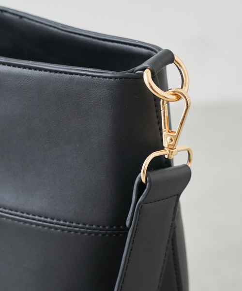 Chico(チコ)の「柄ポーチ付きスクエアトート(トートバッグ・レディース・アイボリー/ブラック/ブラウン・FREE)」の12枚目の写真