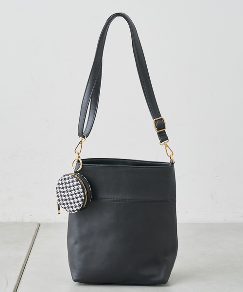 Chico(チコ)の「柄ポーチ付きスクエアトート(トートバッグ・レディース・アイボリー/ブラック/ブラウン・FREE)」の17枚目の写真