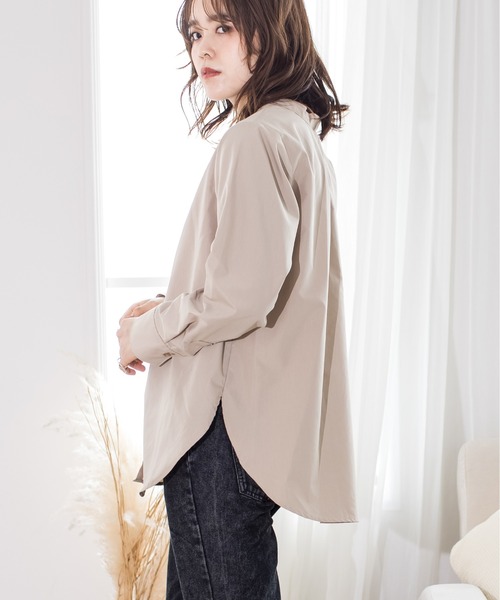 TRIANGLE PALETTE（トライアングルパレット）の「2wayタックブラウス（シャツ/ブラウス・レディース・オフホワイト/グレイッシュベージュ・FREE）」の5枚目の写真