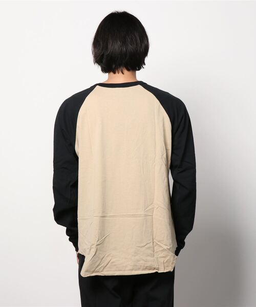 TRAP/U (トラップユー)の「ツートンカラー ラグランスリーブ 袖リブ 裾ラウンド ロング Tシャツ(Tシャツ/カットソー・メンズ・ベージュ/ホワイト/カーキ/ブラック/ダークオレンジ・L/M)」の9枚目の写真