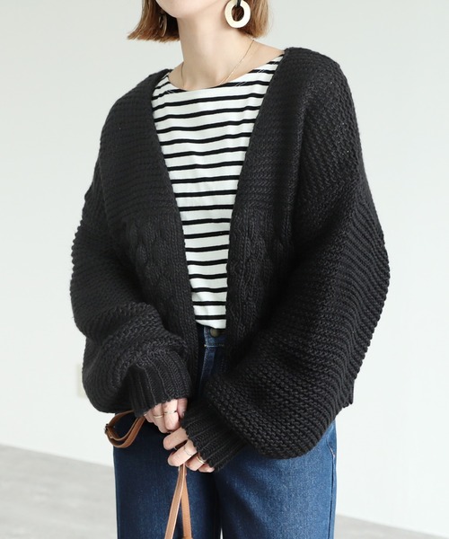 reca（レカ）の「ボリュームスリーブショート丈ニットカーディガン（カーディガン/ボレロ・レディース・ブラック/オフホワイト/ブラウン系その他・FREE）」の2枚目の写真