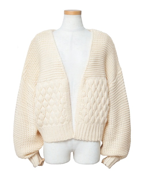 reca（レカ）の「ボリュームスリーブショート丈ニットカーディガン（カーディガン/ボレロ・レディース・ブラック/オフホワイト/ブラウン系その他・FREE）」の7枚目の写真