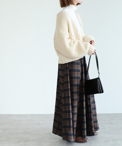 reca（レカ）の「ボリュームスリーブショート丈ニットカーディガン（カーディガン/ボレロ・レディース・ブラック/オフホワイト/ブラウン系その他・FREE）」の4枚目の写真