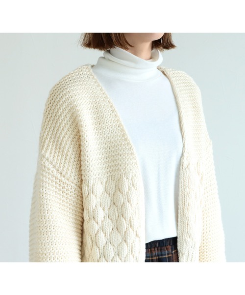 reca（レカ）の「ボリュームスリーブショート丈ニットカーディガン（カーディガン/ボレロ・レディース・ブラック/オフホワイト/ブラウン系その他・FREE）」の6枚目の写真