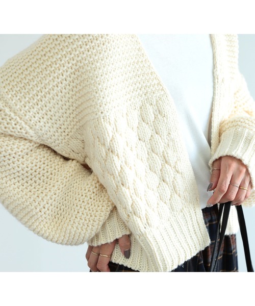 reca（レカ）の「ボリュームスリーブショート丈ニットカーディガン（カーディガン/ボレロ・レディース・ブラック/オフホワイト/ブラウン系その他・FREE）」の11枚目の写真