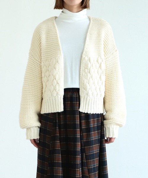 reca（レカ）の「ボリュームスリーブショート丈ニットカーディガン（カーディガン/ボレロ・レディース・ブラック/オフホワイト/ブラウン系その他・FREE）」の22枚目の写真