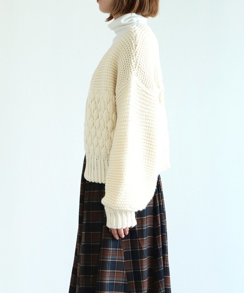 reca（レカ）の「ボリュームスリーブショート丈ニットカーディガン（カーディガン/ボレロ・レディース・ブラック/オフホワイト/ブラウン系その他・FREE）」の13枚目の写真