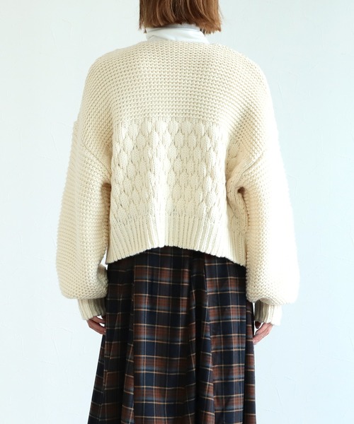 reca（レカ）の「ボリュームスリーブショート丈ニットカーディガン（カーディガン/ボレロ・レディース・ブラック/オフホワイト/ブラウン系その他・FREE）」の19枚目の写真