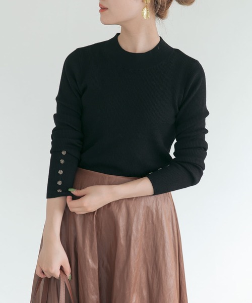 URBAN RESEARCH ROSSO WOMEN（アーバンリサーチ　ロッソ）の「ウォッシャブルウール袖ボタンリブニット（ニット/セーター・レディース・ベージュ/ブラック/レッド・FREE）」の2枚目の写真