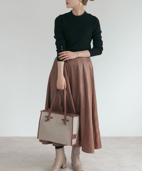 URBAN RESEARCH ROSSO WOMEN（アーバンリサーチ　ロッソ）の「ウォッシャブルウール袖ボタンリブニット（ニット/セーター・レディース・ベージュ/ブラック/レッド・FREE）」の22枚目の写真