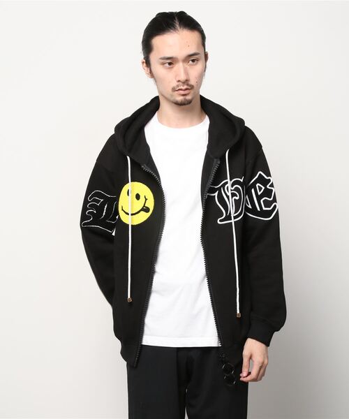 STUD MUFFIN（スタッドマフィン）の「【別注】STUD MUFFIN/スタッドマフィン/LOVE ZIPパーカー（パーカー・メンズ・ブラック/グレー・2/3/4）」の2枚目の写真